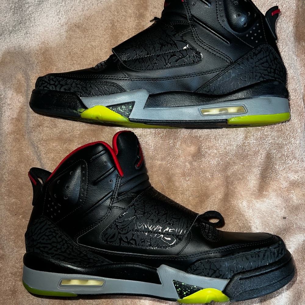 Nike Black and Neon Green Sneakers